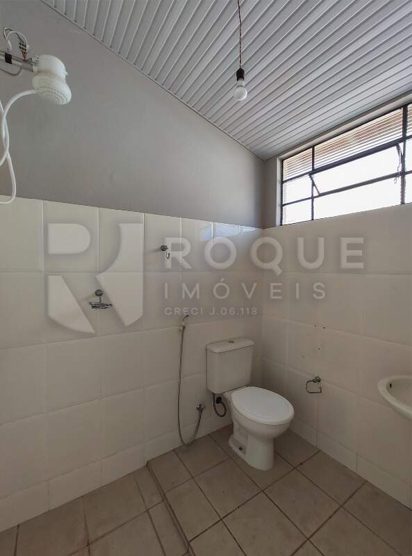Casa Residencial à venda no bairro Vila Cristovam: WC fundo