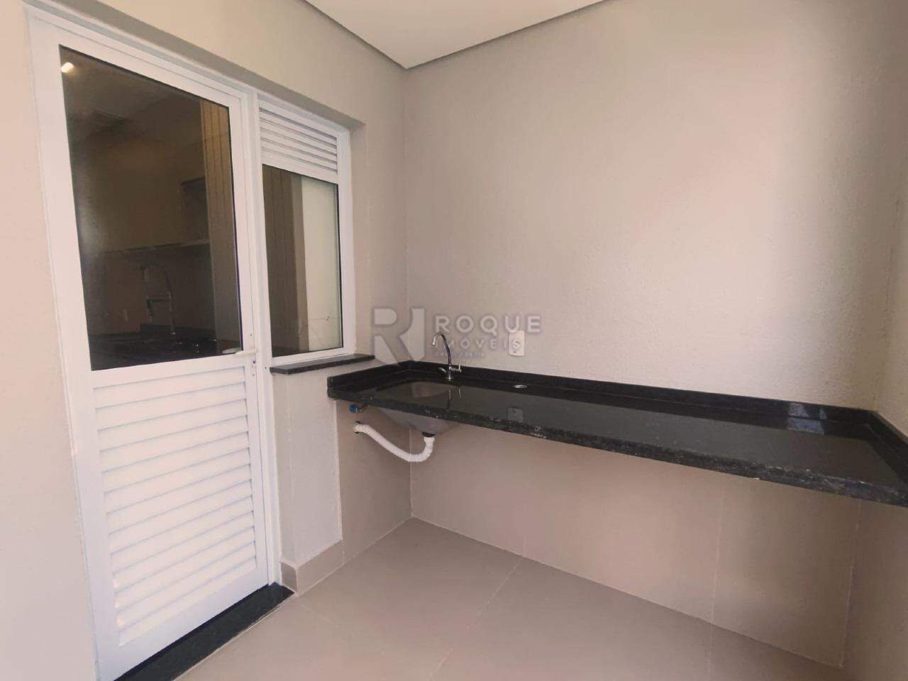 Apartamento para aluguel no bairro Jardim Santa Adélia: Lavanderia