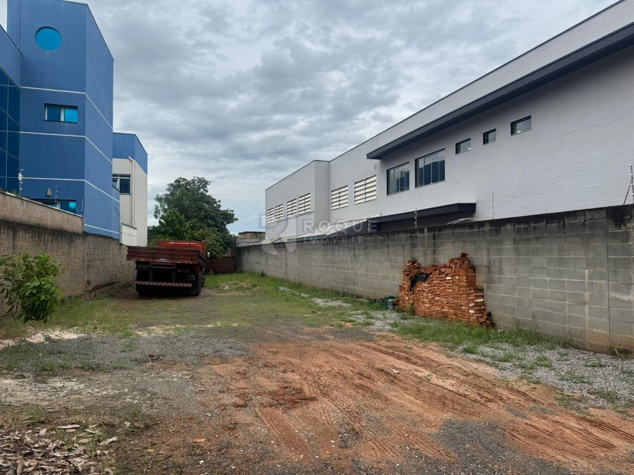 Terreno à venda no bairro Vila Paulista: 