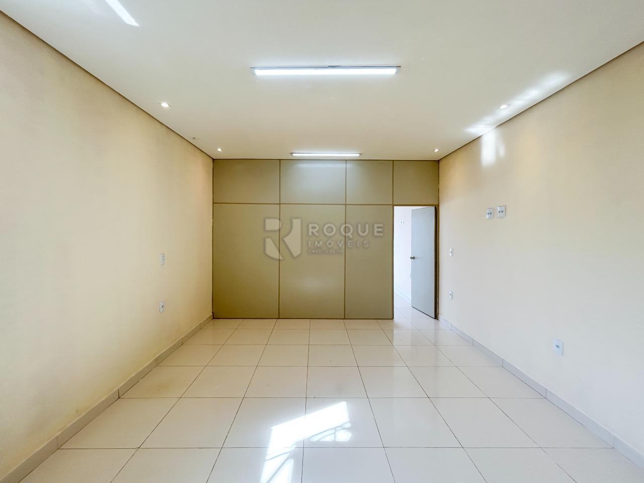 Salão para aluguel no bairro Vila Labaki: Salão