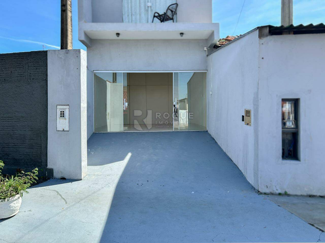 Salão para aluguel no bairro Vila Labaki: Fachada 