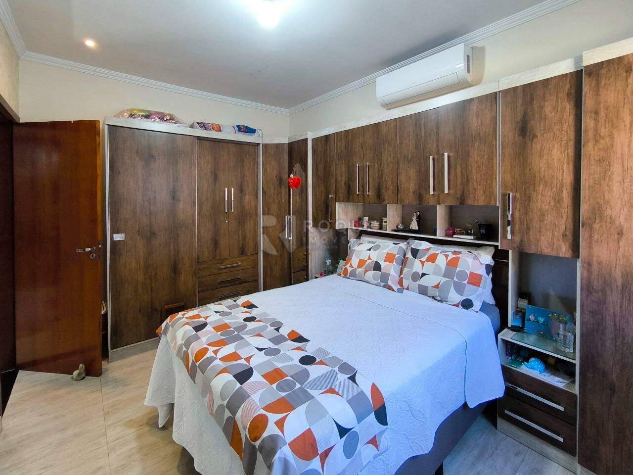 Casa Residencial à venda no bairro Jardim Alvorada: DORMITÓRIO 1