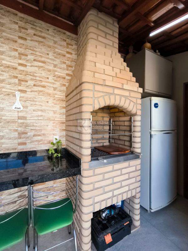 Casa Residencial à venda no bairro Jardim Alvorada: CHURRASQUEIRA