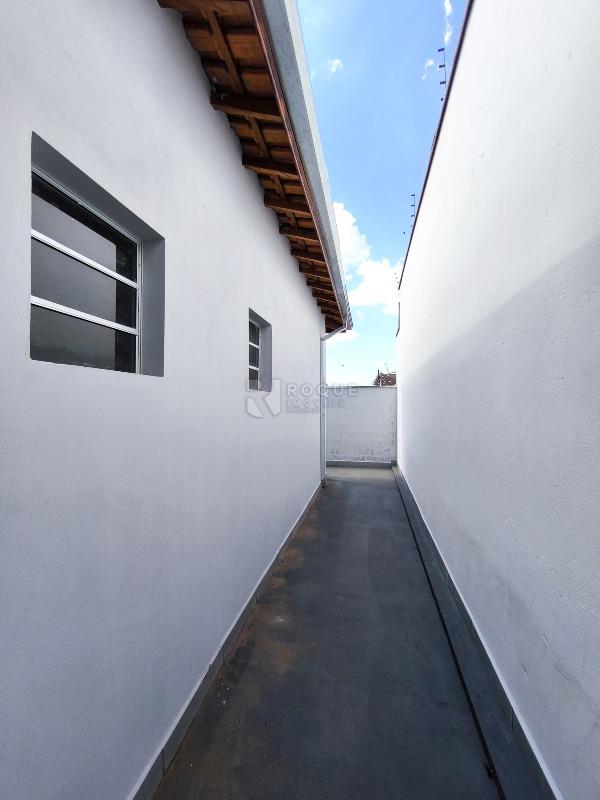 Casa Residencial à venda no bairro Jardim das Palmeiras: LATERAL EXTERNA
