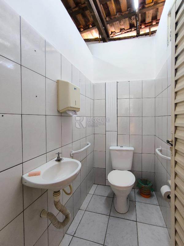 Casa Residencial à venda no bairro Vila Santa Lucia: SANITÁRIO 2