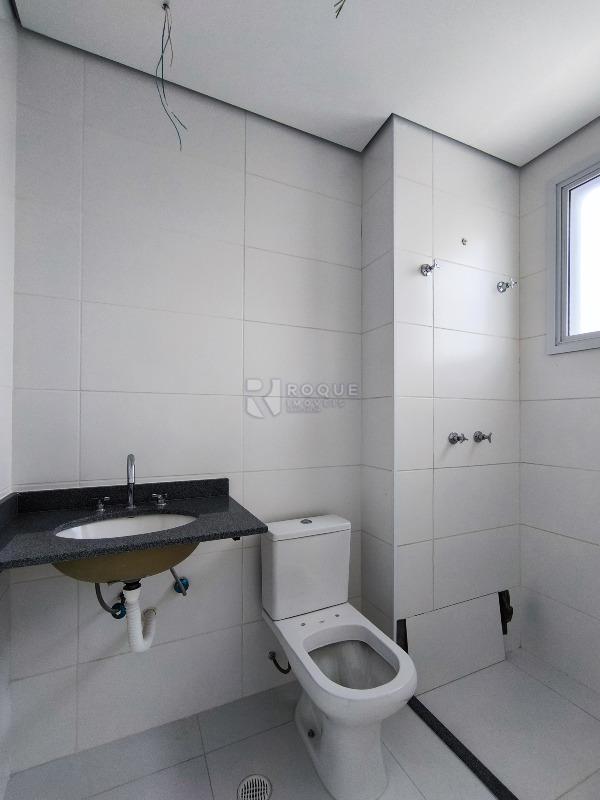 Apartamento à venda no bairro Graminha: WC SUÍTE 2