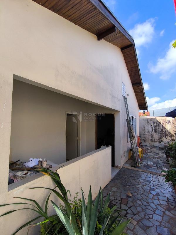 Casa Residencial à venda no bairro Vila Claudia: FUNDOS