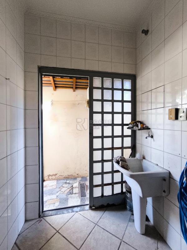 Casa Residencial à venda no bairro Vila Claudia: LAVANDERIA CASA 2