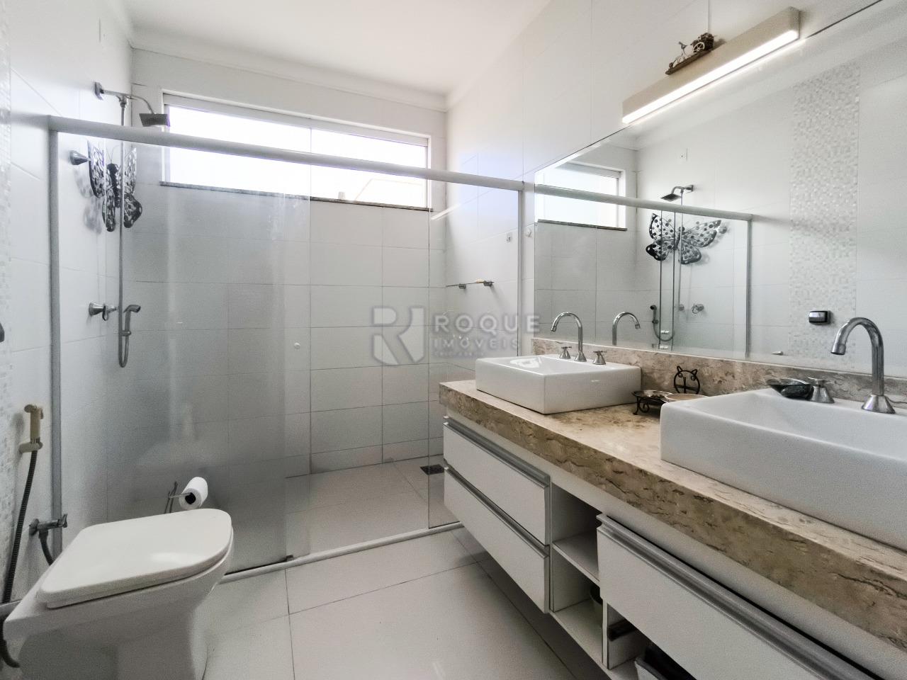 Casa em condomínio à venda no bairro Jardim Terras de Santa Elisa: BANHEIRO SOCIAL