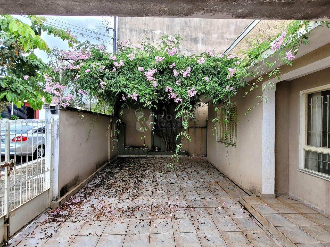 Casa Residencial à venda no bairro Jardim Piratininga: Garagem