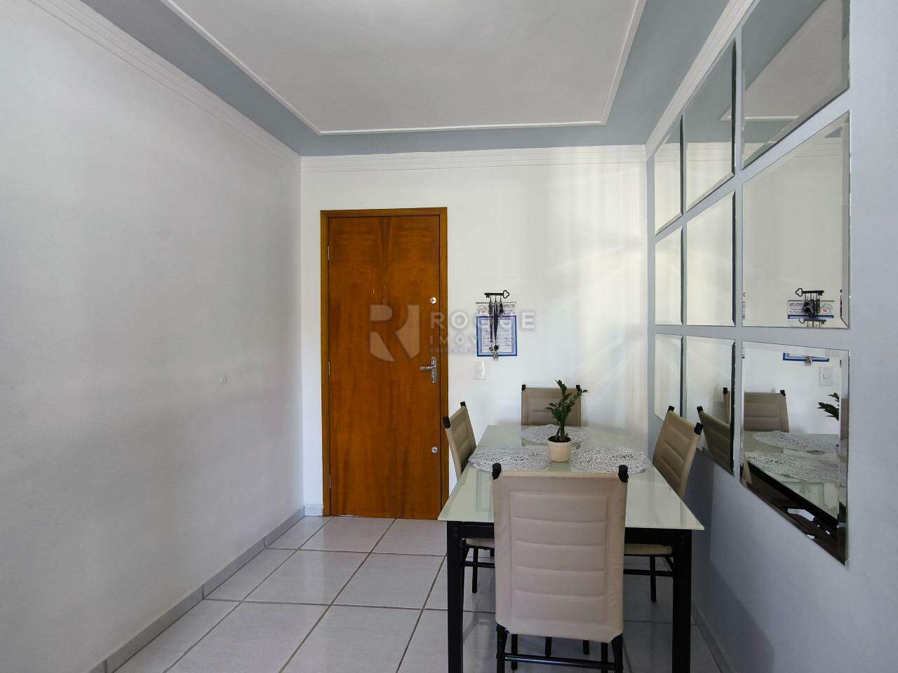 Apartamento à venda no bairro Vila Labaki: SALA DE JANTAR