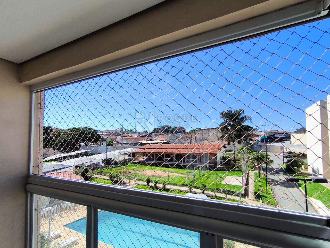 Apartamento à venda no bairro Vila Labaki: VISTA PARCIAL