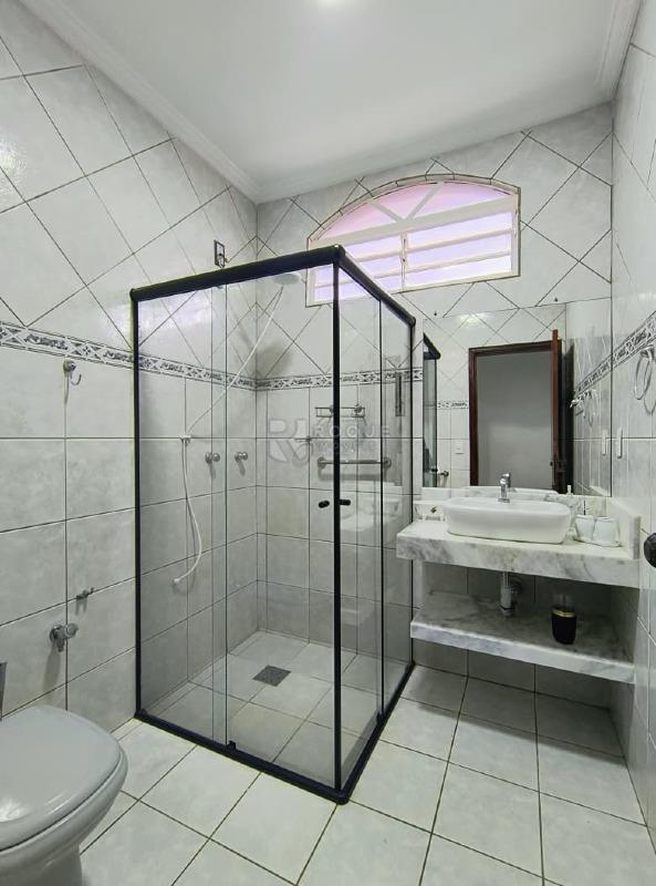 Casa Residencial para aluguel no bairro Vila Cristovam: Wc social 