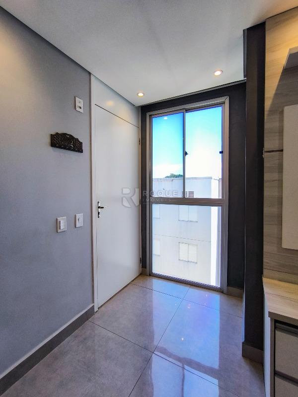 Apartamento à venda no bairro Parque Hippolyto: HALL DE ENTRADA