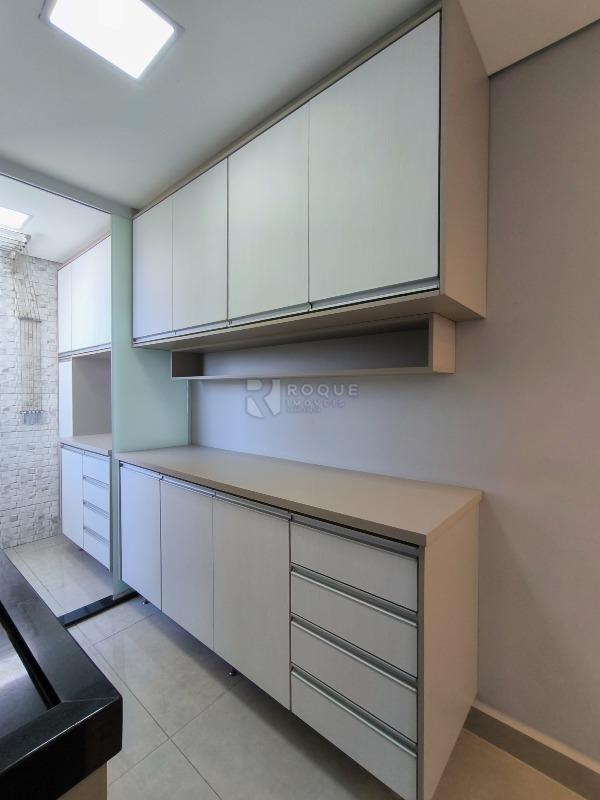 Apartamento à venda no bairro Parque Hippolyto: COZINHA