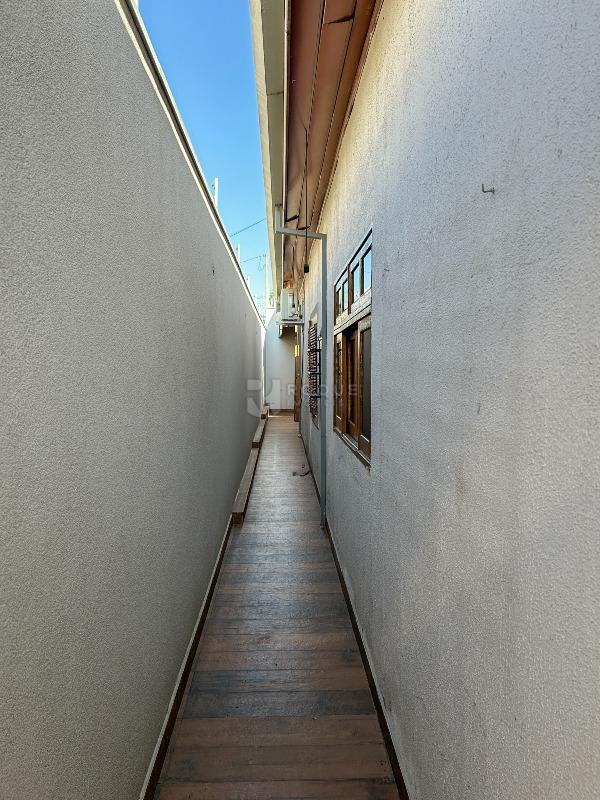 Casa Comercial para aluguel no bairro Vila Claudia: Corredor 2