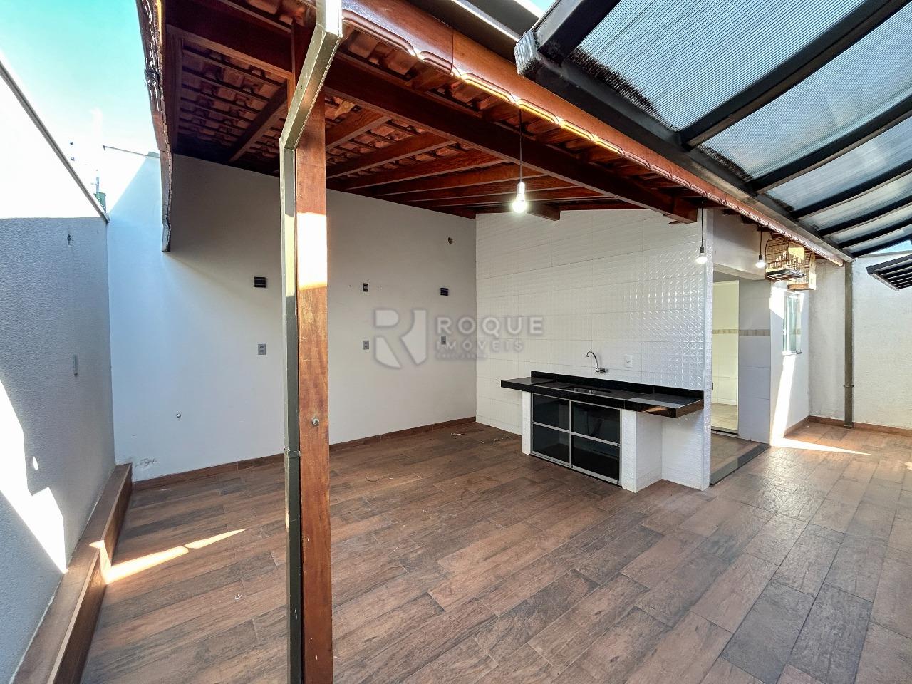 Casa Comercial para aluguel no bairro Vila Claudia: Fundo / Rancho 