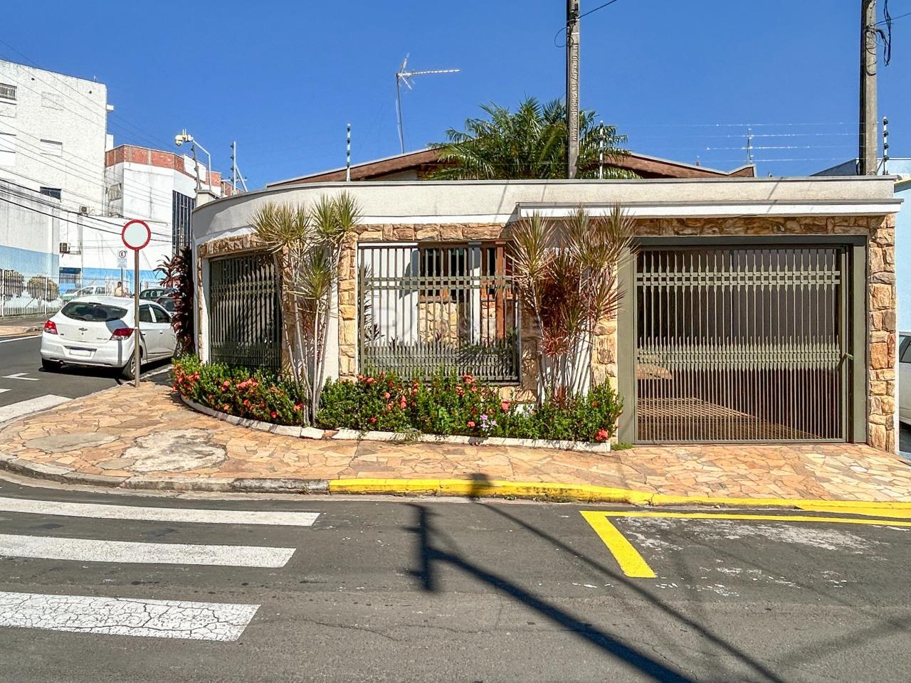 Casa Comercial para aluguel no bairro Vila Claudia: Fachada