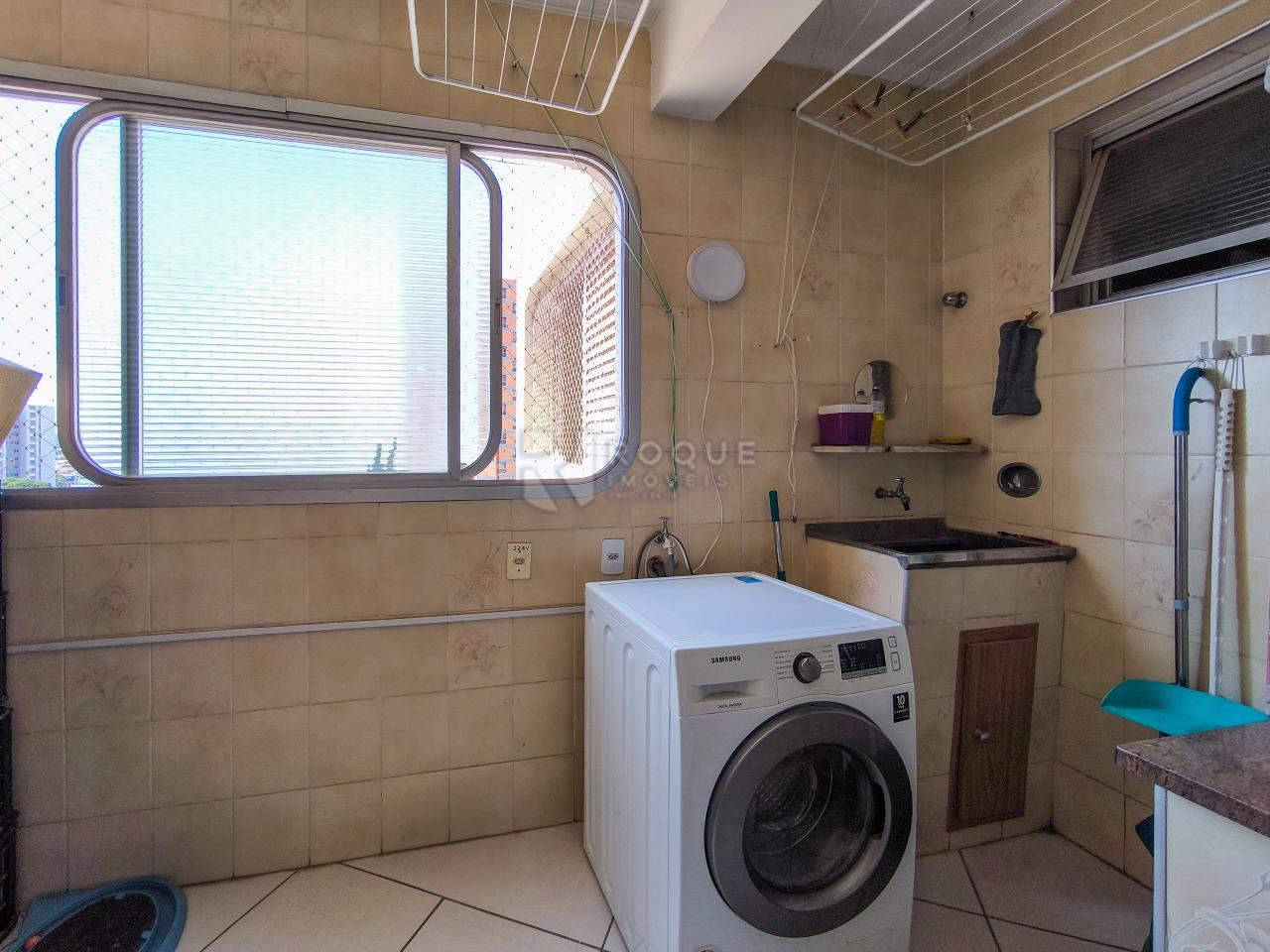 Apartamento à venda no bairro Centro: ÁREA DE SERVIÇO