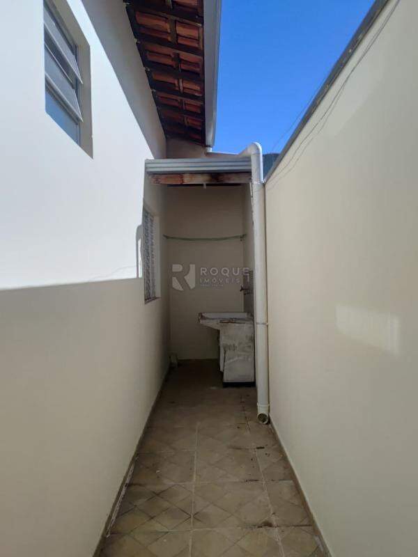 Casa Residencial à venda no bairro Parque Residencial Aeroporto: Lavanderia