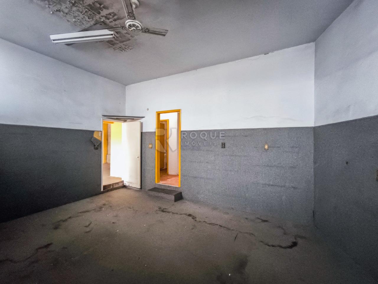 Casa com salão à venda no bairro Parque Real: SALÃO COMERCIAL