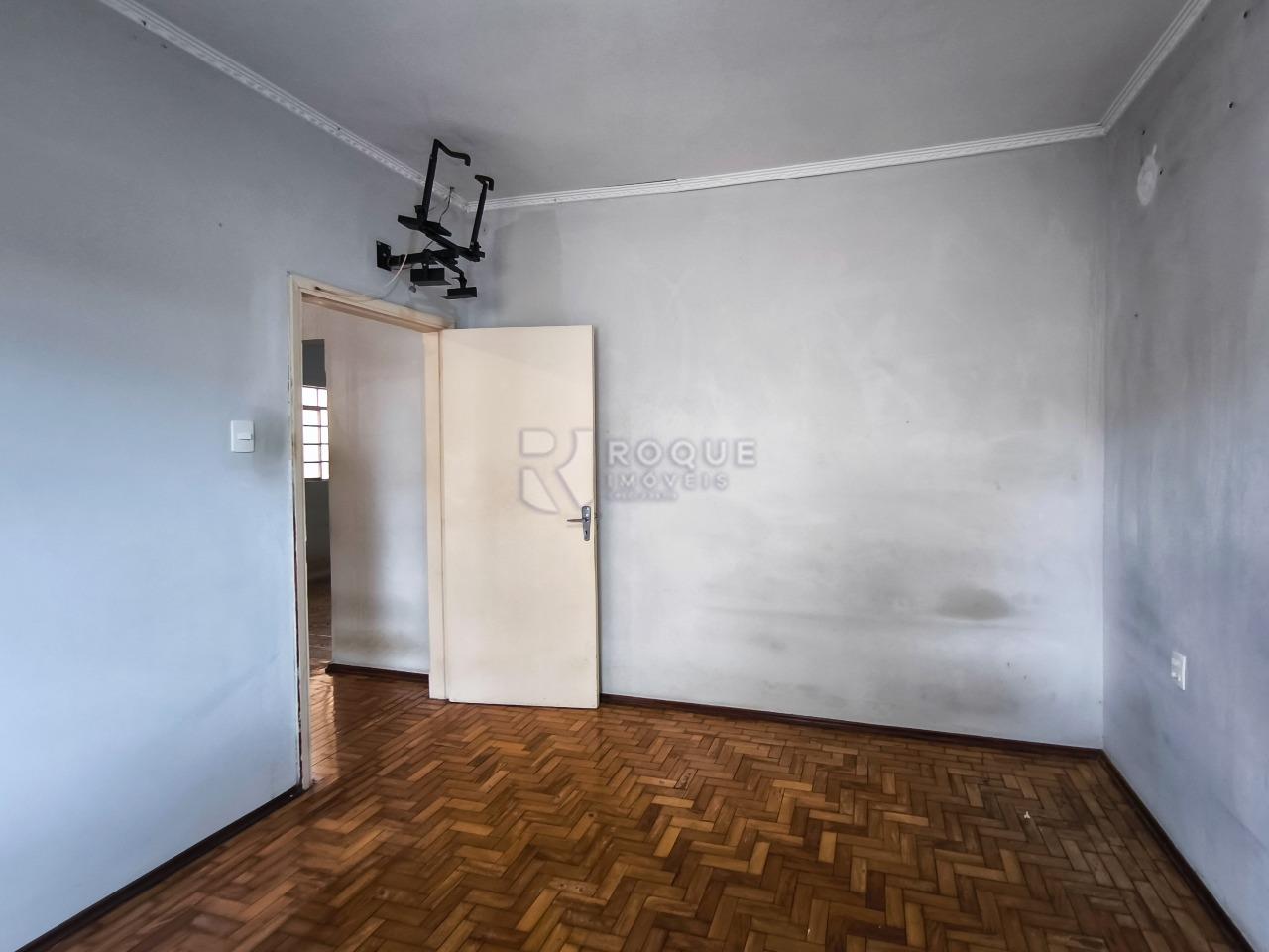 Casa com salão à venda no bairro Parque Real: DORMITÓRIO 1