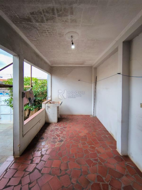 Casa com salão à venda no bairro Parque Real: ÁREA DE SERVIÇO