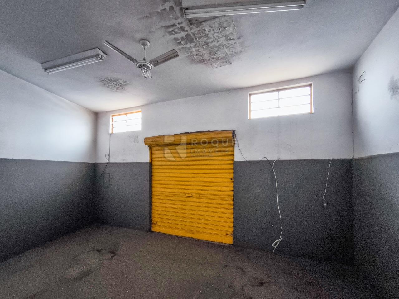 Casa com salão à venda no bairro Parque Real: SALÃO COMERCIAL