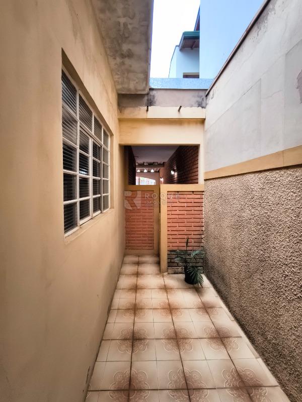 Casa com salão à venda no bairro Parque Real: LATERAL EXTERNA