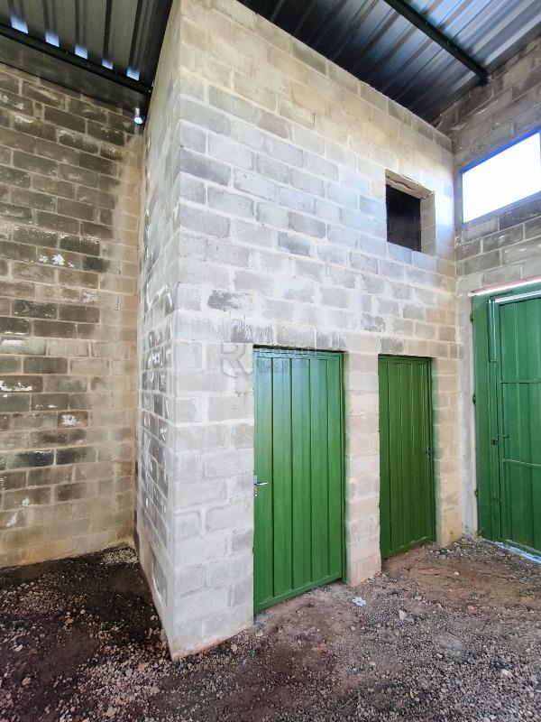 Barracão/Galpão à venda no bairro Residencial Colinas do Engenho II: SANITÁRIOS