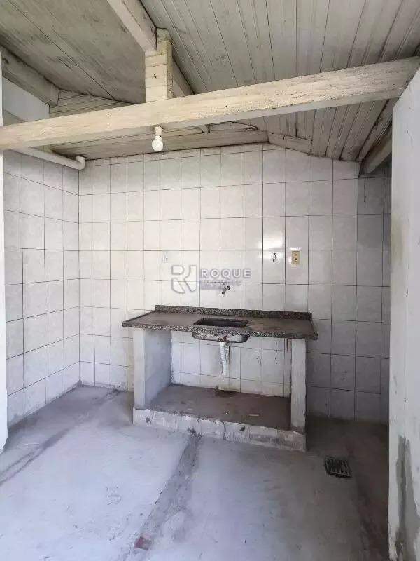 Casa Residencial à venda no bairro Vila São João: CASA 1 /  COZINHA