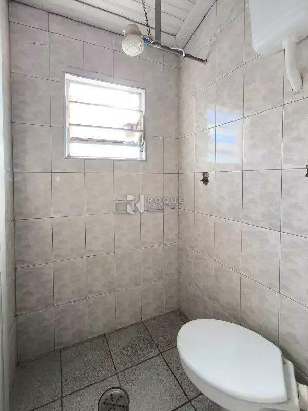 Casa Residencial à venda no bairro Vila São João: CASA 1 /  BANHEIRO DA EDICULA