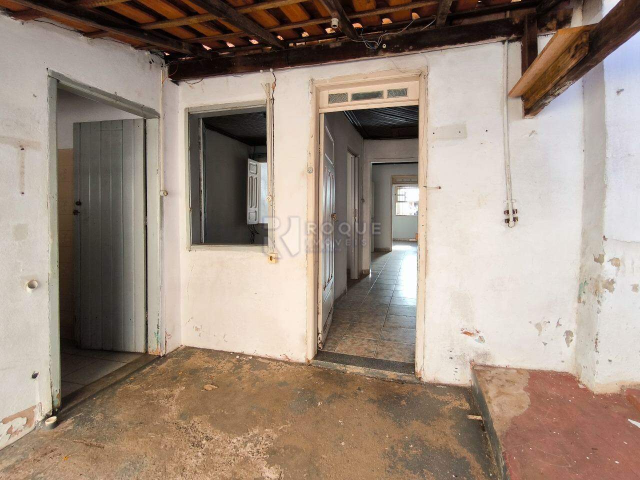 Casa Residencial à venda no bairro Vila São João: FUNDOS