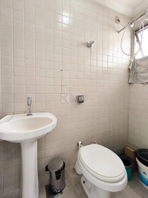 Apartamento à venda no bairro Centro: BANHEIRO ÁREA DE SERVIÇO