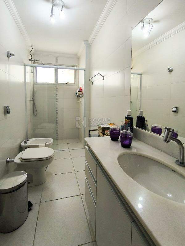 Apartamento à venda no bairro Centro: BANHEIRO SOCIAL