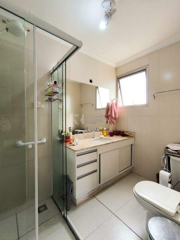 Apartamento à venda no bairro Centro: WC SUÍTE