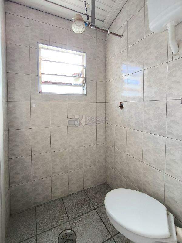 Casa Residencial à venda no bairro Vila São João: BANHEIRO SOCIAL EDÍCULA