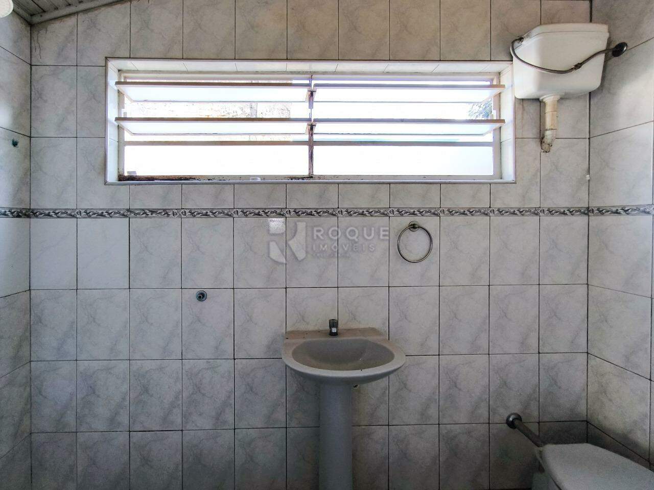 Casa Residencial à venda no bairro Vila São João: BANHEIRO SOCIAL