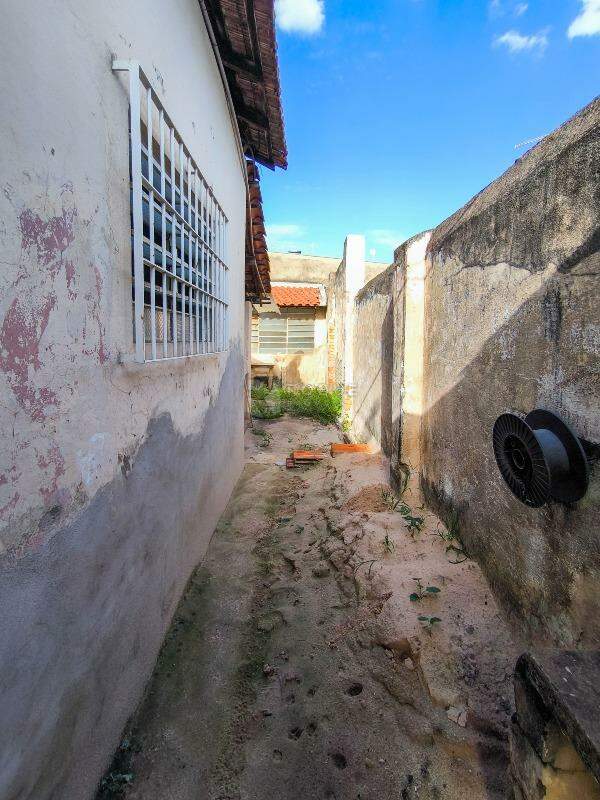 Casa Residencial à venda no bairro Vila São João: LATERAL EXTERNA