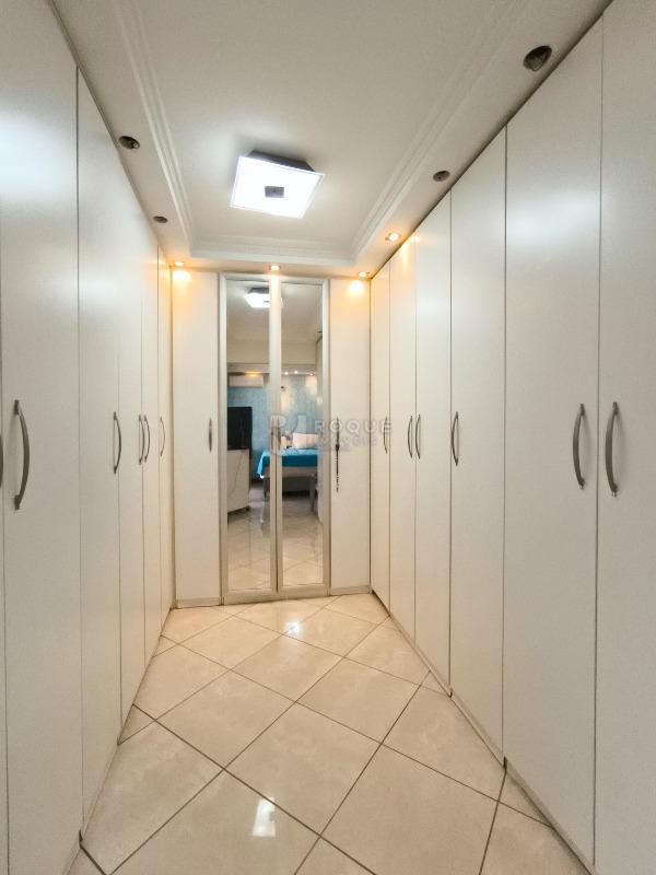 Casa em condomínio à venda no bairro Jardim Colinas de São João: CLOSET SUÍTE