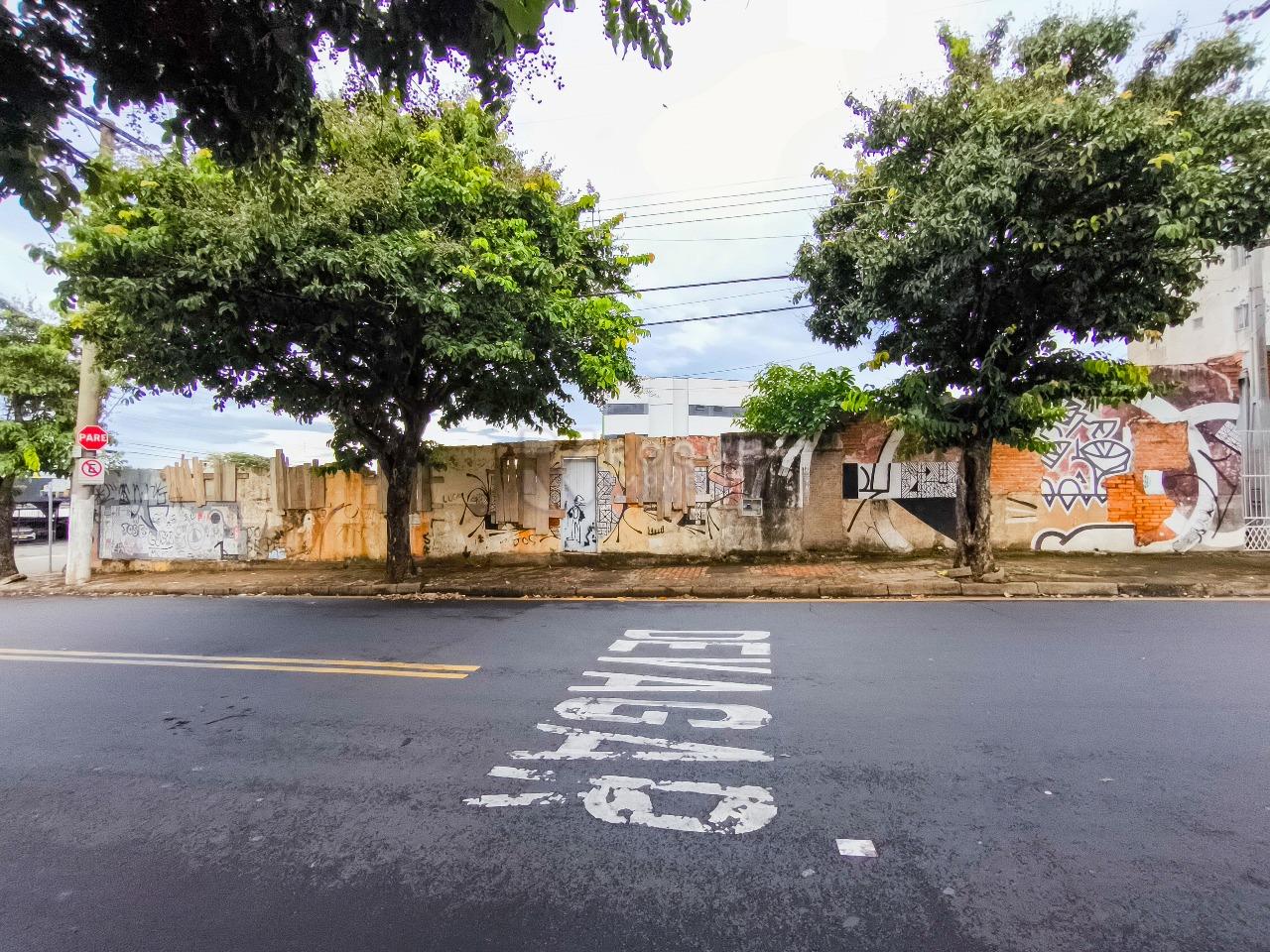 Terreno à venda no bairro Cidade Jardim: LATERAL