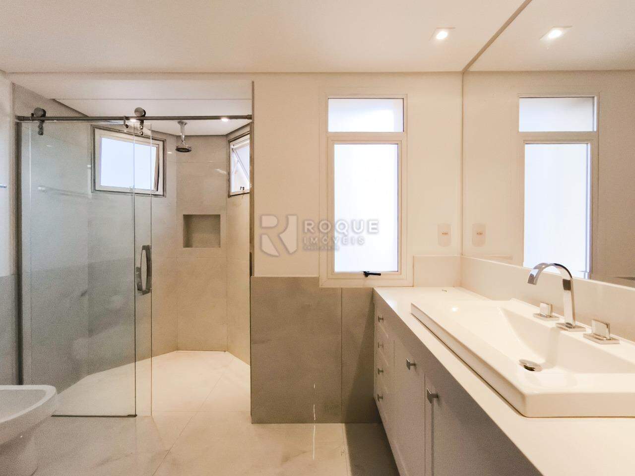 Apartamento à venda no bairro Centro: WC SUÍTE MASTER