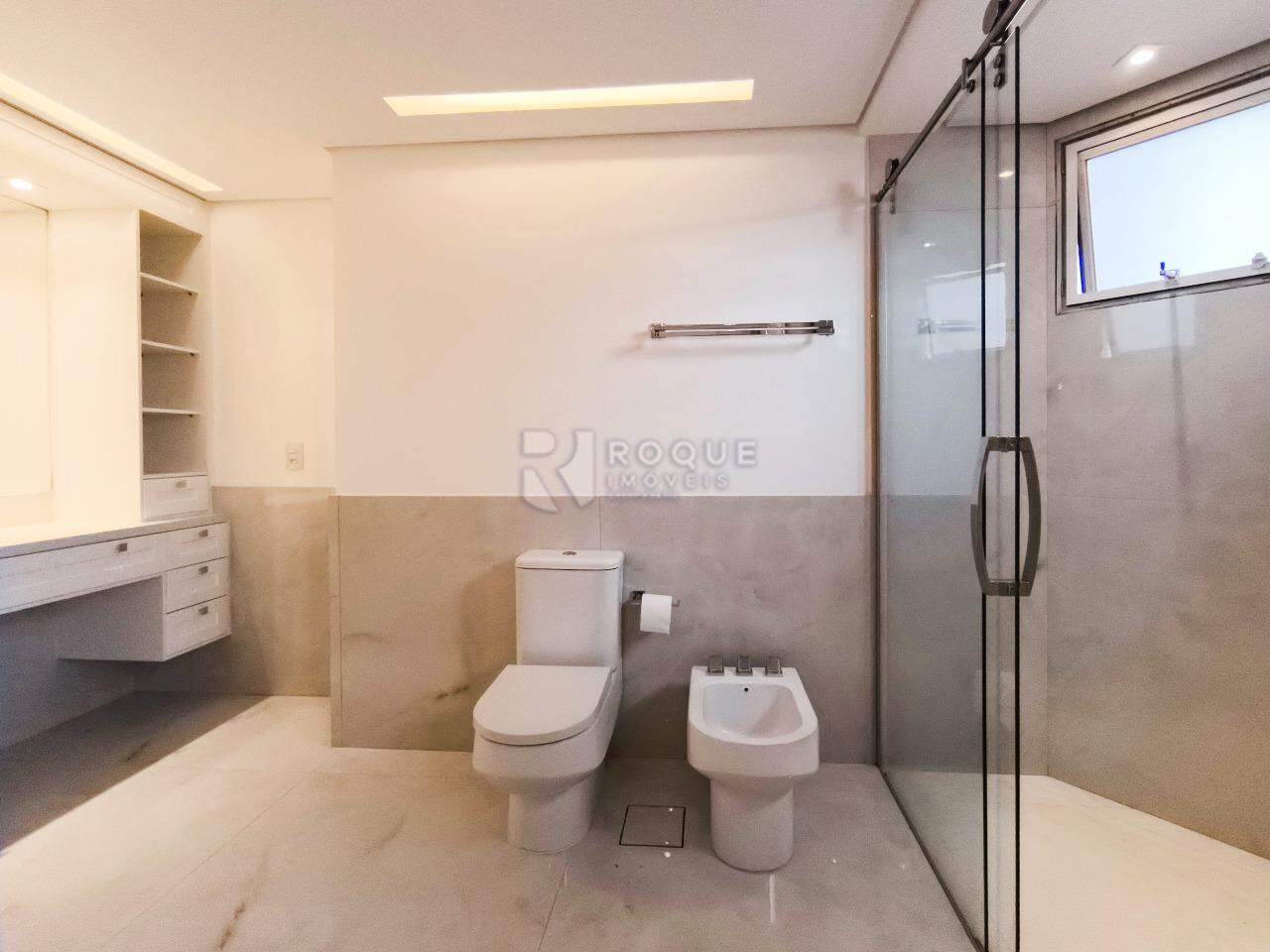 Apartamento à venda no bairro Centro: WC SUÍTE MASTER