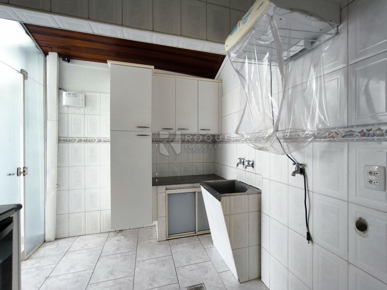 Casa Residencial à venda no bairro Vila São João: ÁREA DE SERVIÇO