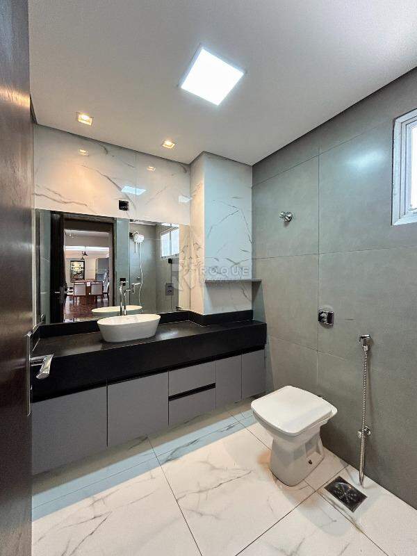 Apartamento para aluguel no bairro Centro: WC social 
