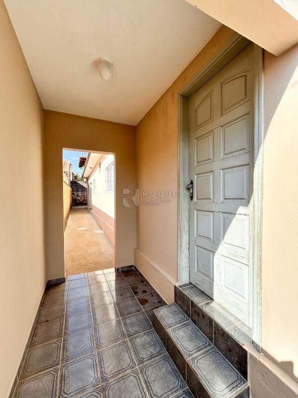 Casa Residencial para aluguel no bairro Jardim Morro Branco: Corredor de acesso
