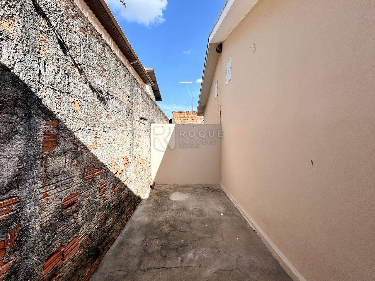 Casa Residencial para aluguel no bairro Jardim Morro Branco: Fundo