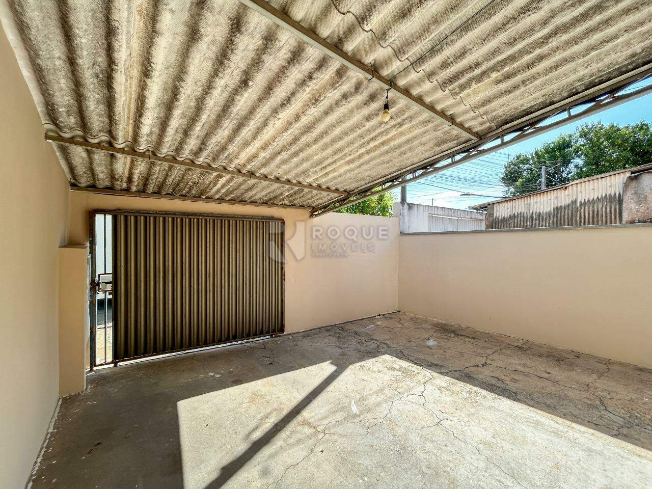 Casa Residencial para aluguel no bairro Jardim Morro Branco: Garagem