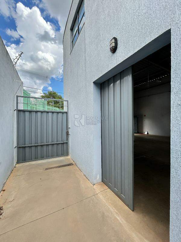 Barracão/Galpão para aluguel no bairro Residencial Palmeira Real: Corredor 