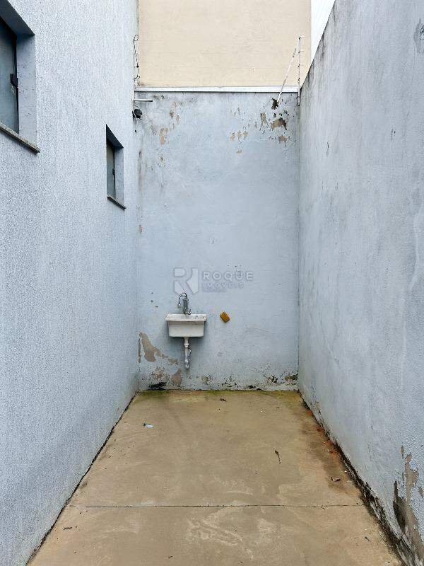 Barracão/Galpão para aluguel no bairro Residencial Palmeira Real: Área de serviço 